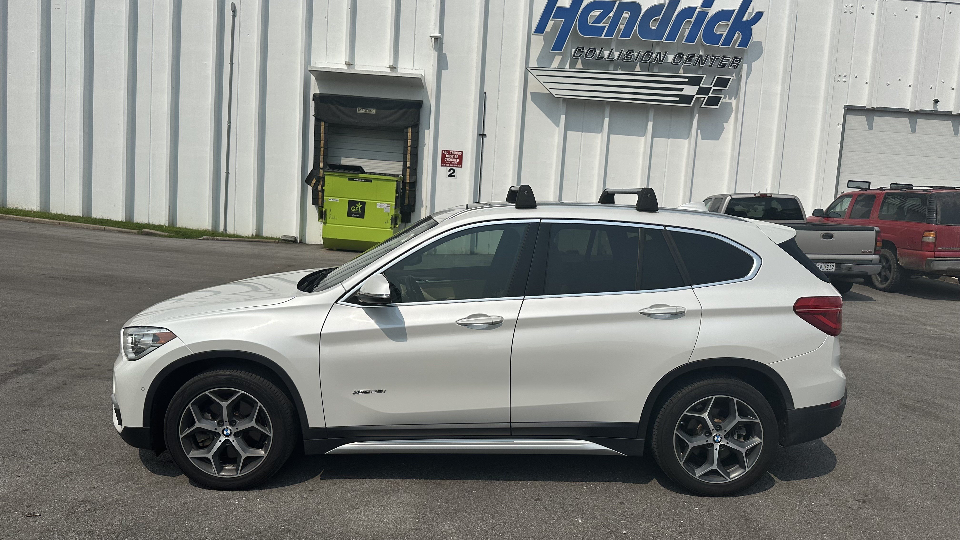 Used 2017 BMW X1 xDrive28i AWD/4WD image 7
