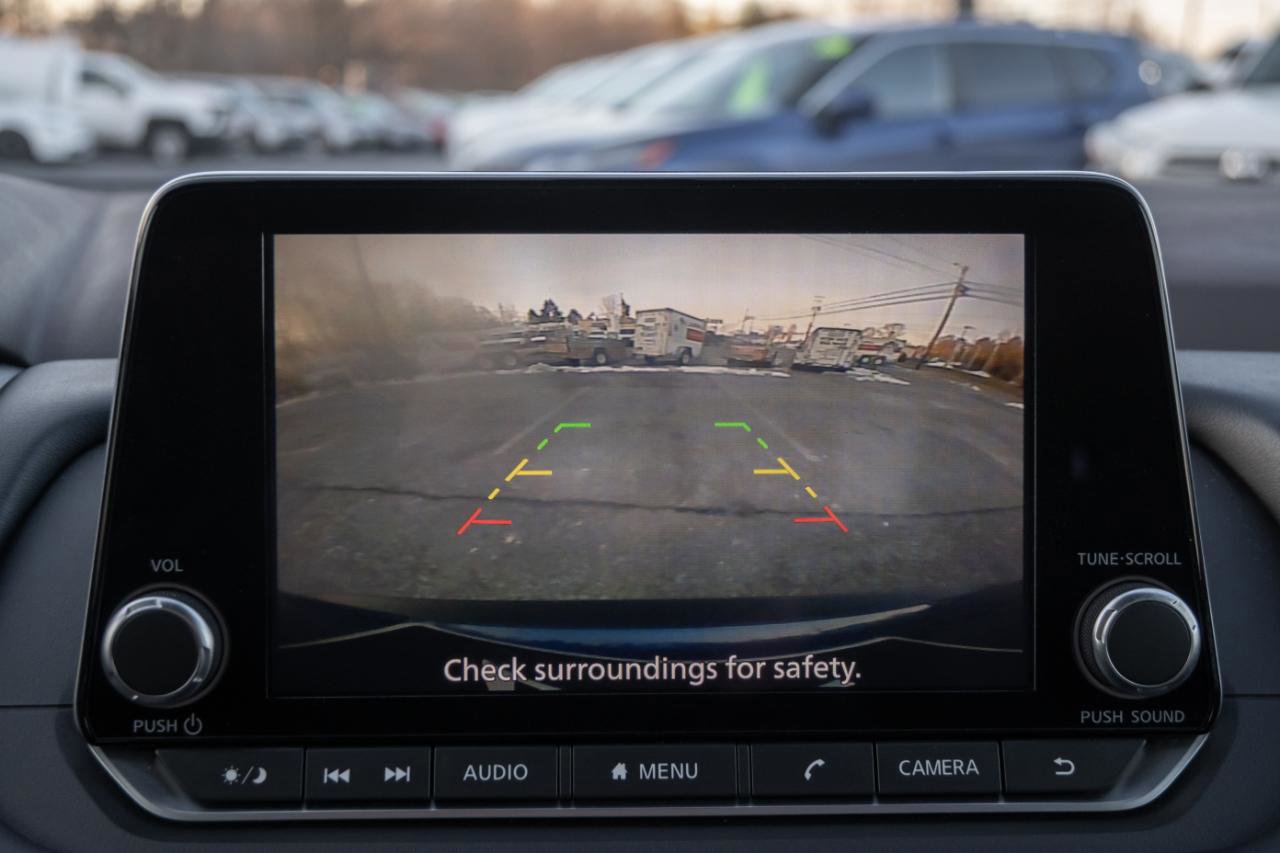 Used 2023 Nissan Rogue SV FWD image 25