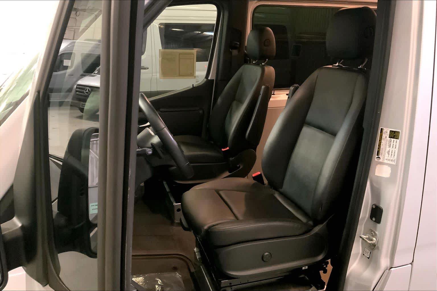 Used 2021 Mercedes-Benz Sprinter 2500 image 19