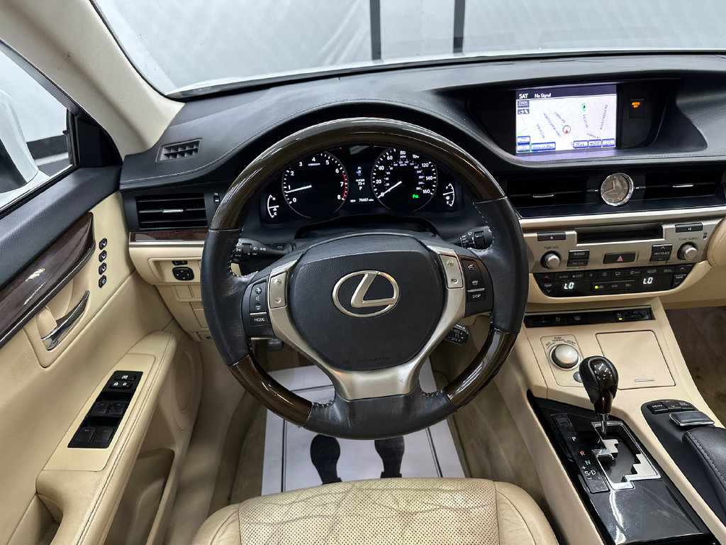 Used 2014 Lexus ES 350 w/ Luxury Package FWD image 23