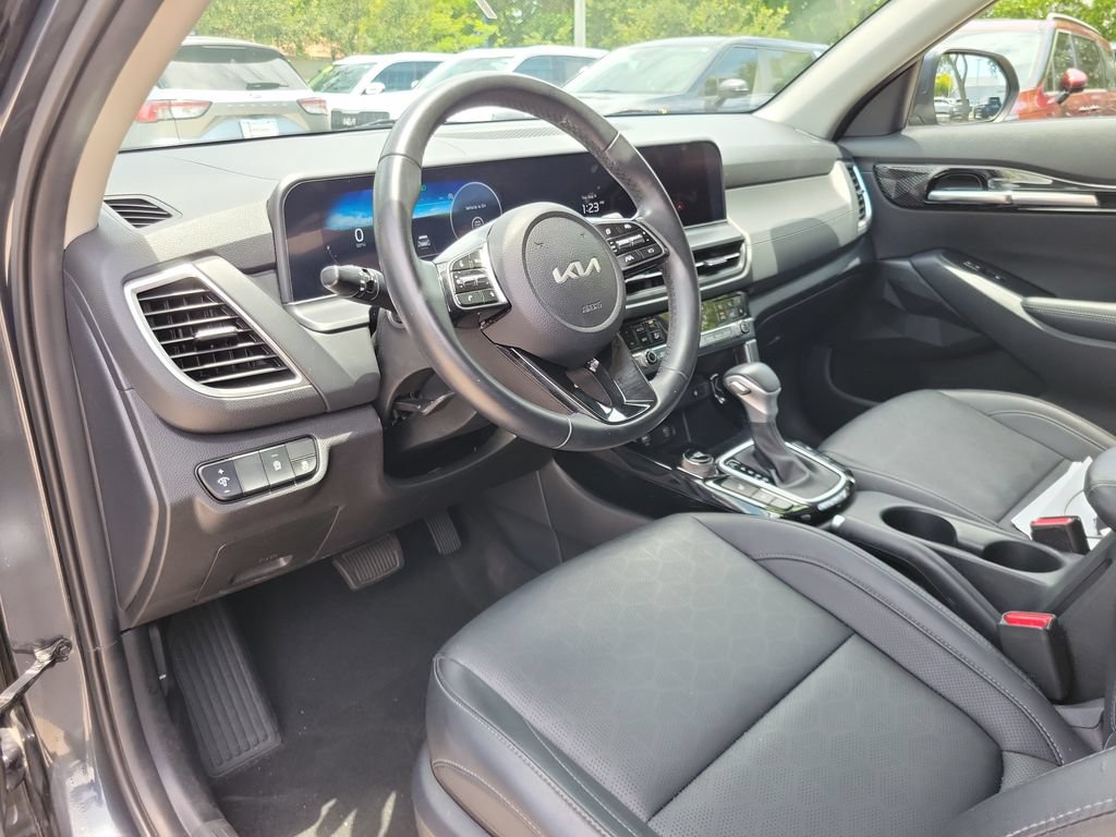 Certified 2024 Kia Seltos EX FWD image 16