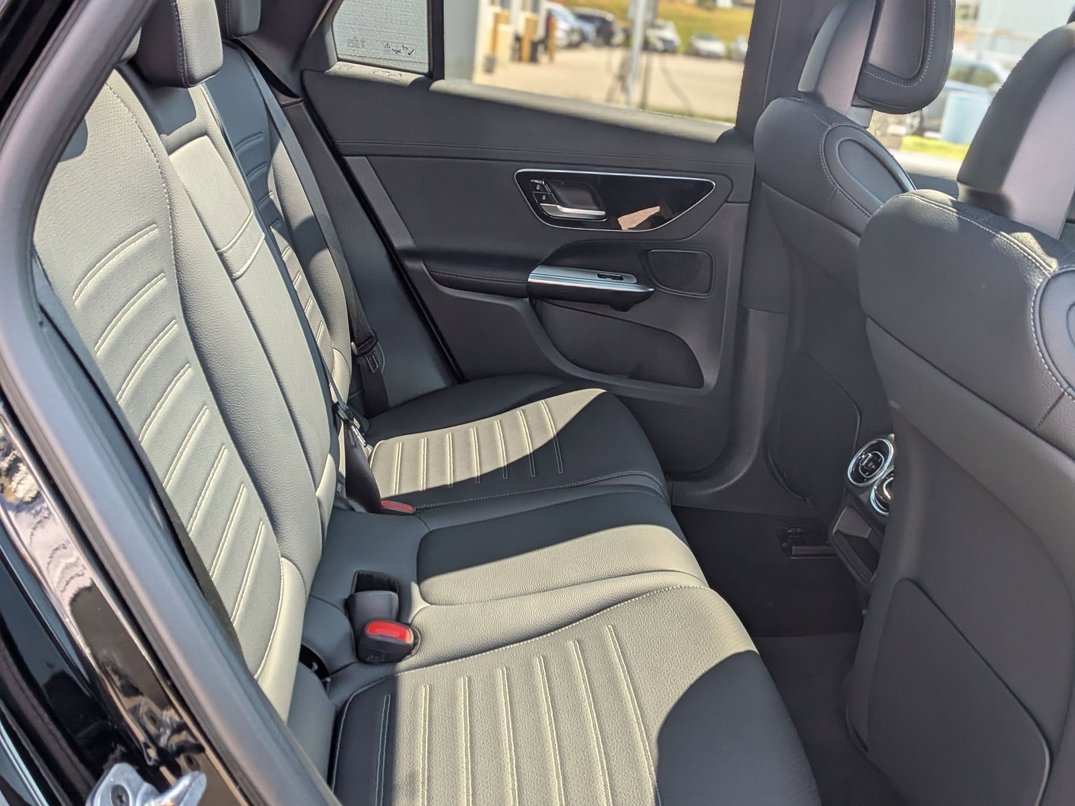 Certified 2026 Mercedes-Benz GLC 300 4MATIC image 34