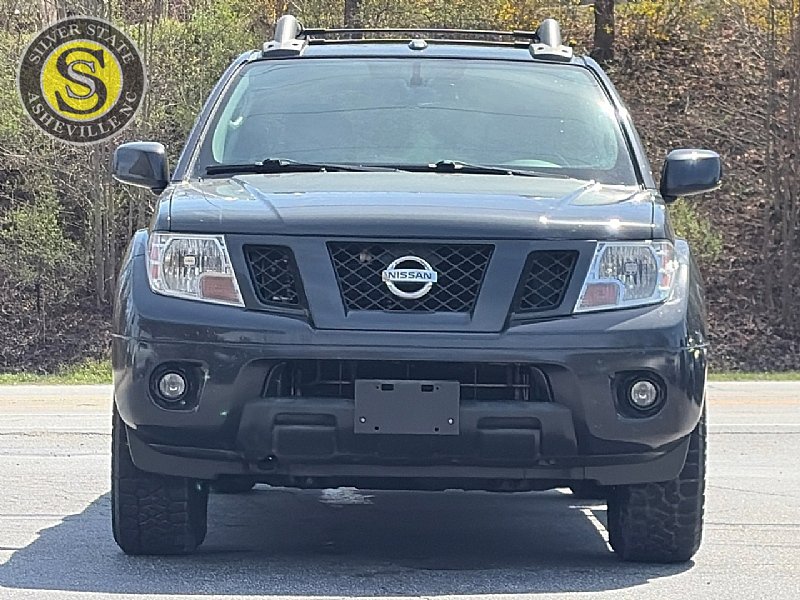 Used 2010 Nissan Frontier PRO-4X w/ Pro-4x Value Truck Pkg image 2