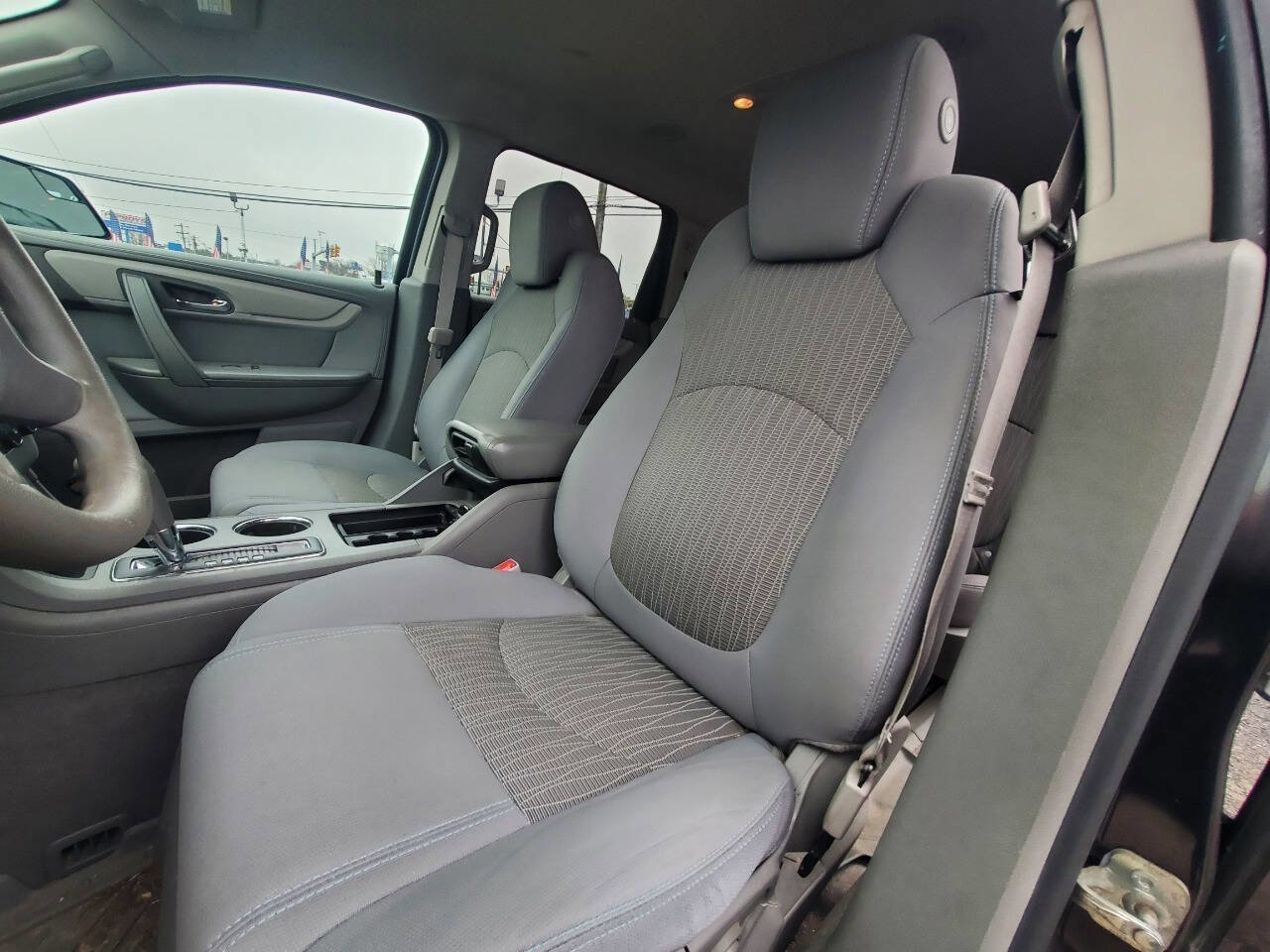 Used 2014 Chevrolet Traverse LS FWD image 11