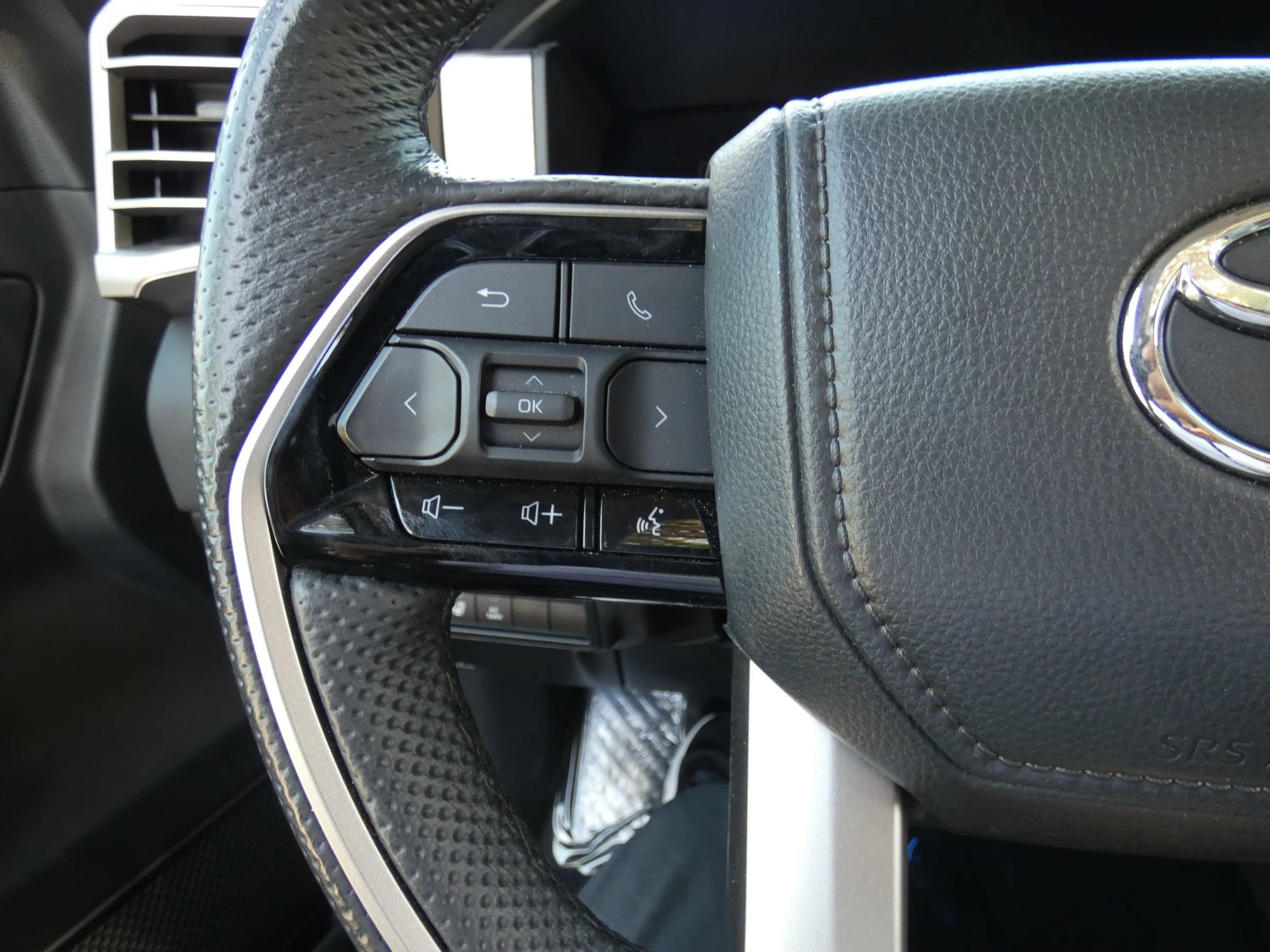 Used 2024 Toyota Tundra Limited w/ TRD Off-Road Package AWD/4WD image 80