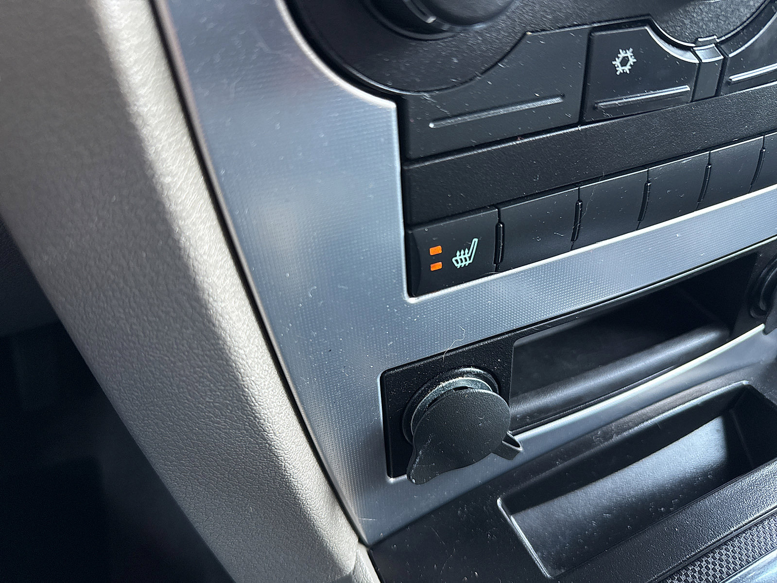 Used 2008 Jeep Commander Sport image 43