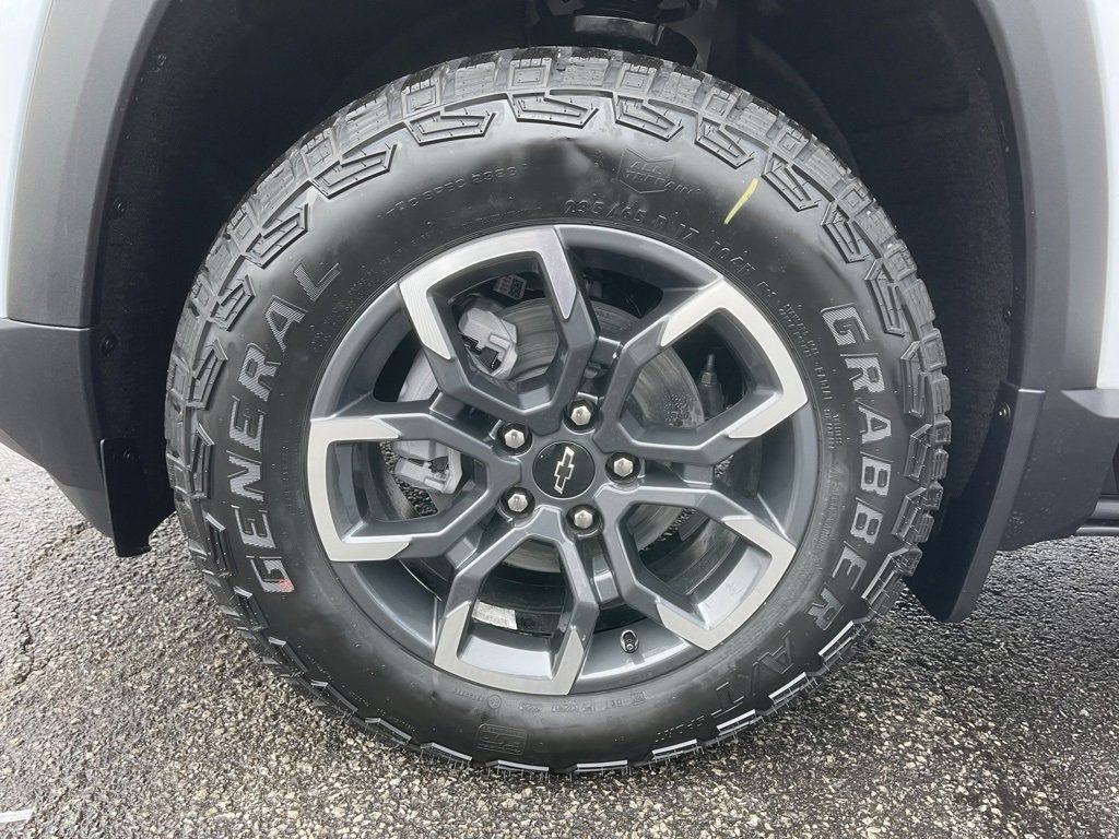 New 2026 Chevrolet Equinox ACTIV image 35