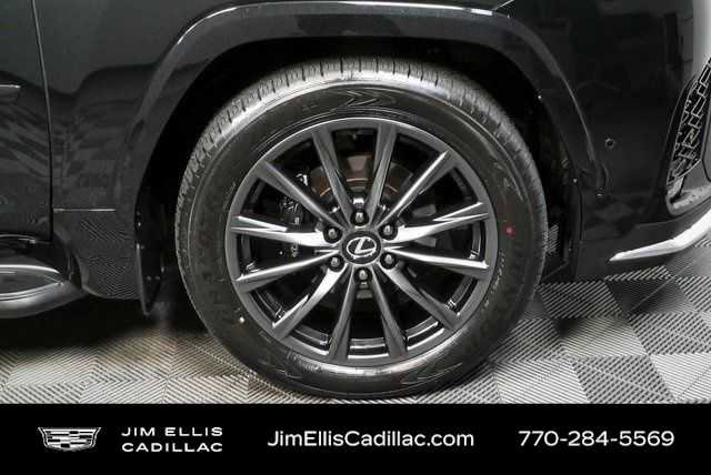 Used 2025 Lexus LX 700h F Sport image 37