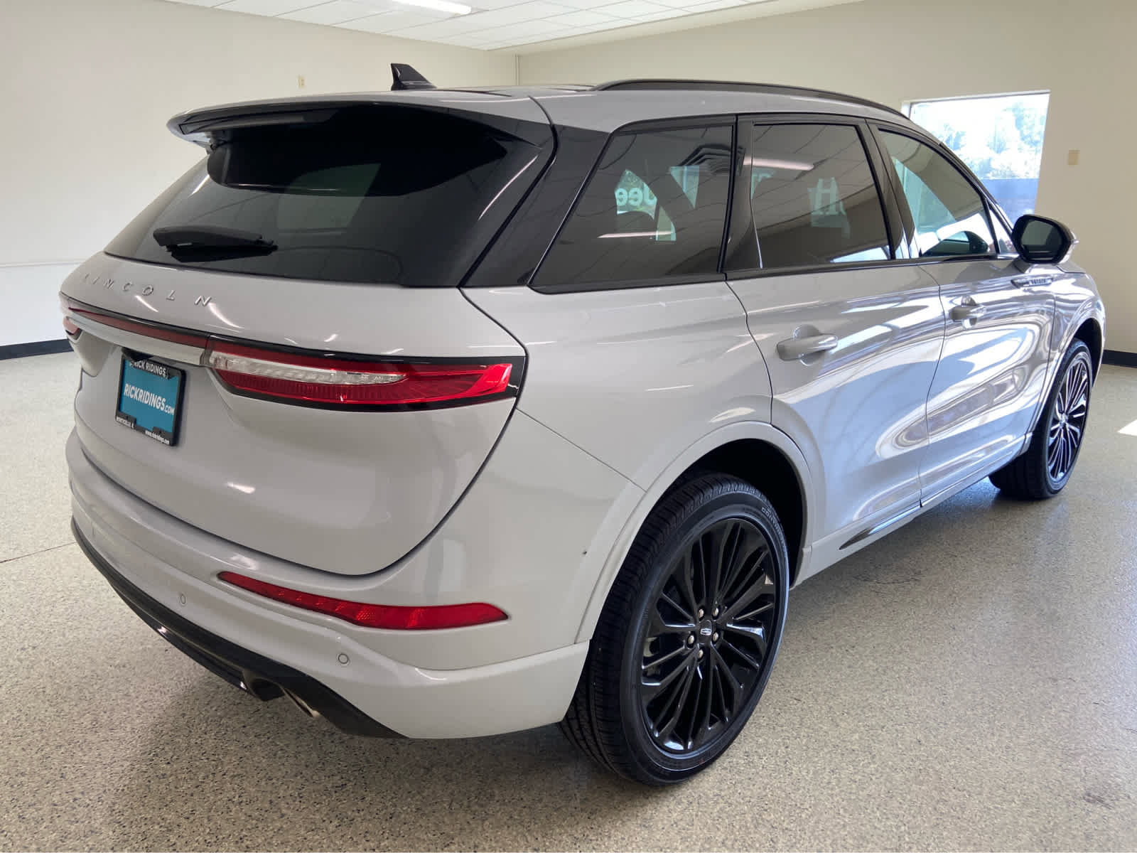 Used 2025 Lincoln Corsair Reserve w/ Jet Appearance Package image 7