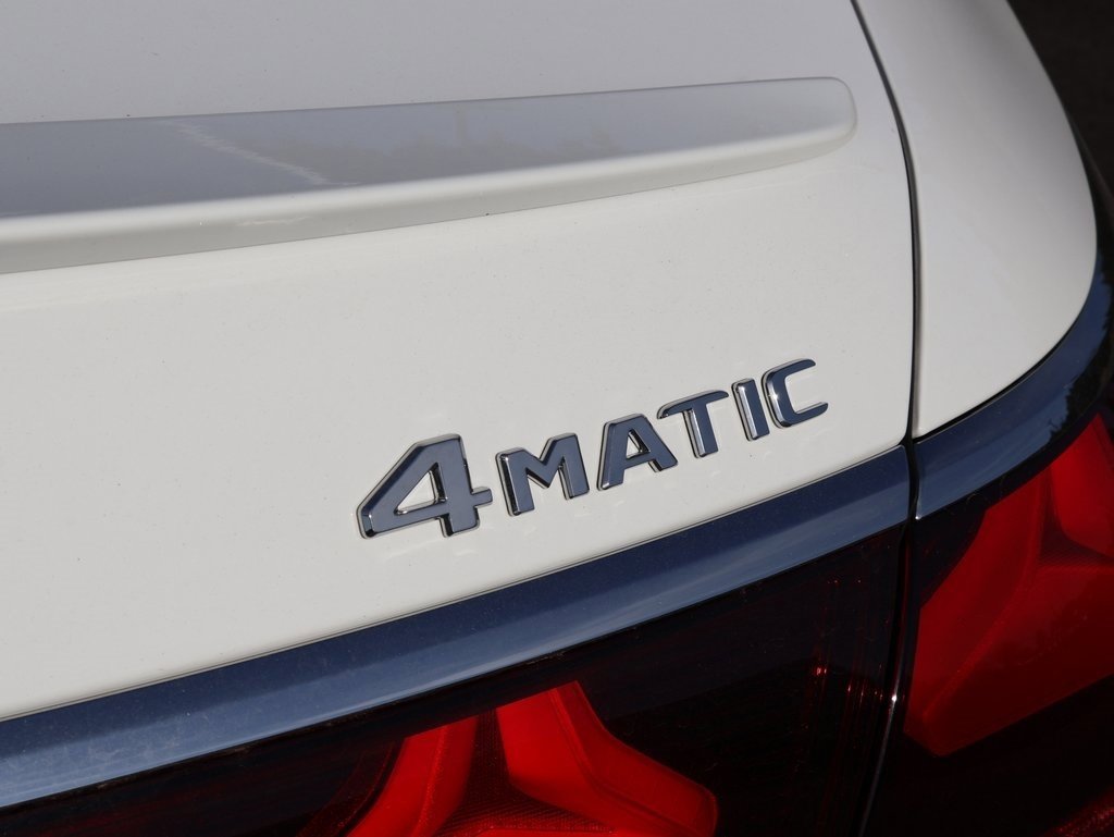 Used 2025 Mercedes-Benz E 350 4MATIC Sedan image 9