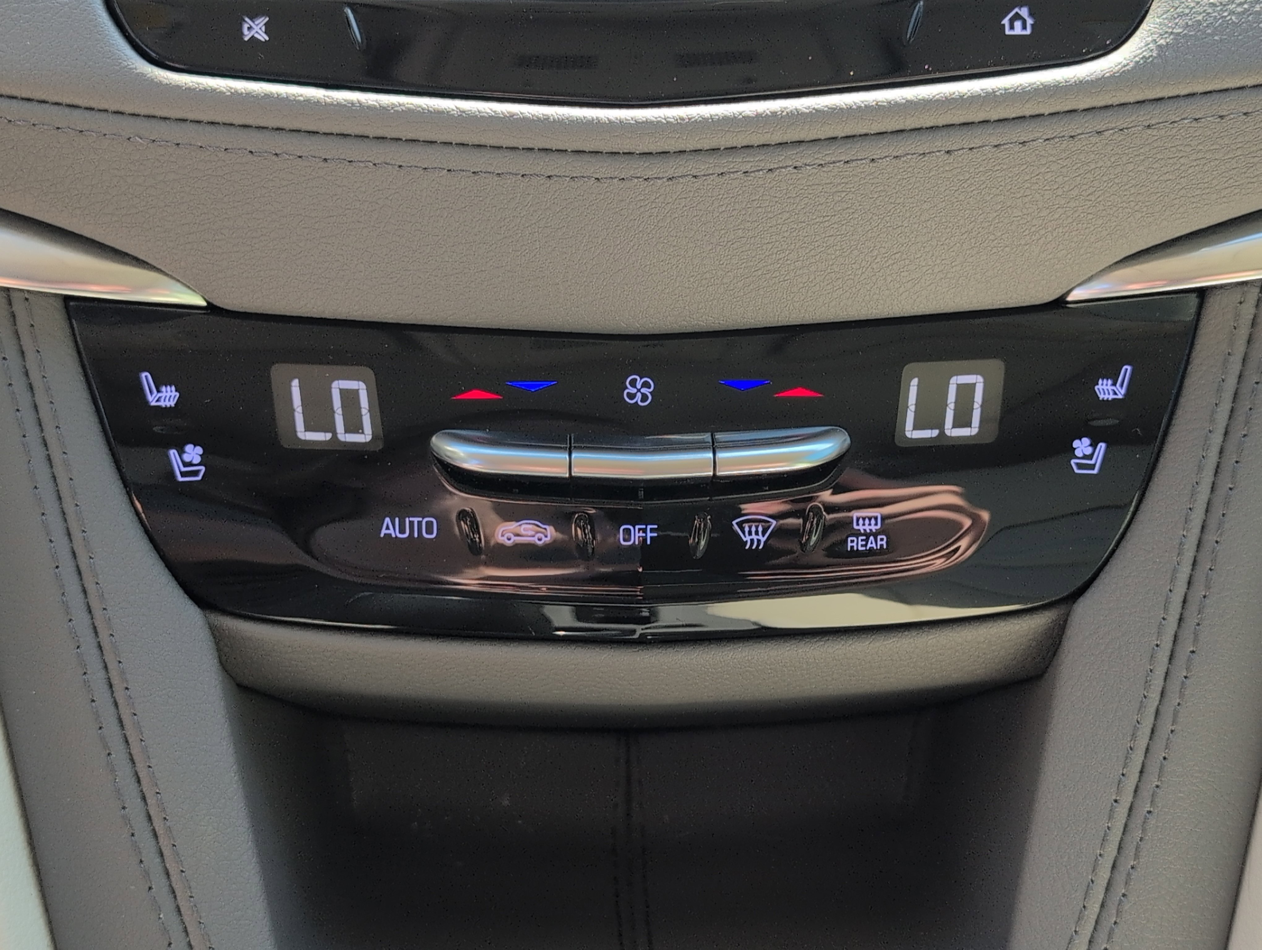 Certified 2022 Cadillac XT5 Premium Luxury FWD image 21