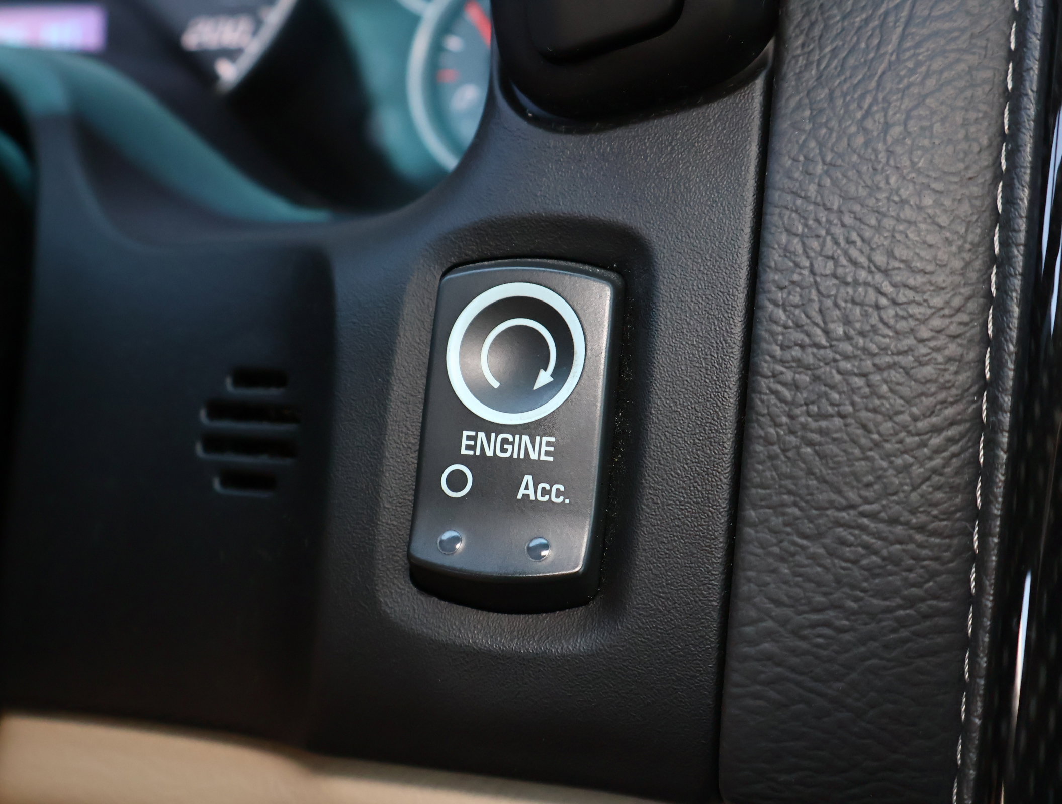 Used 2008 Chevrolet Corvette Coupe w/ Z51 Performance Package RWD image 13