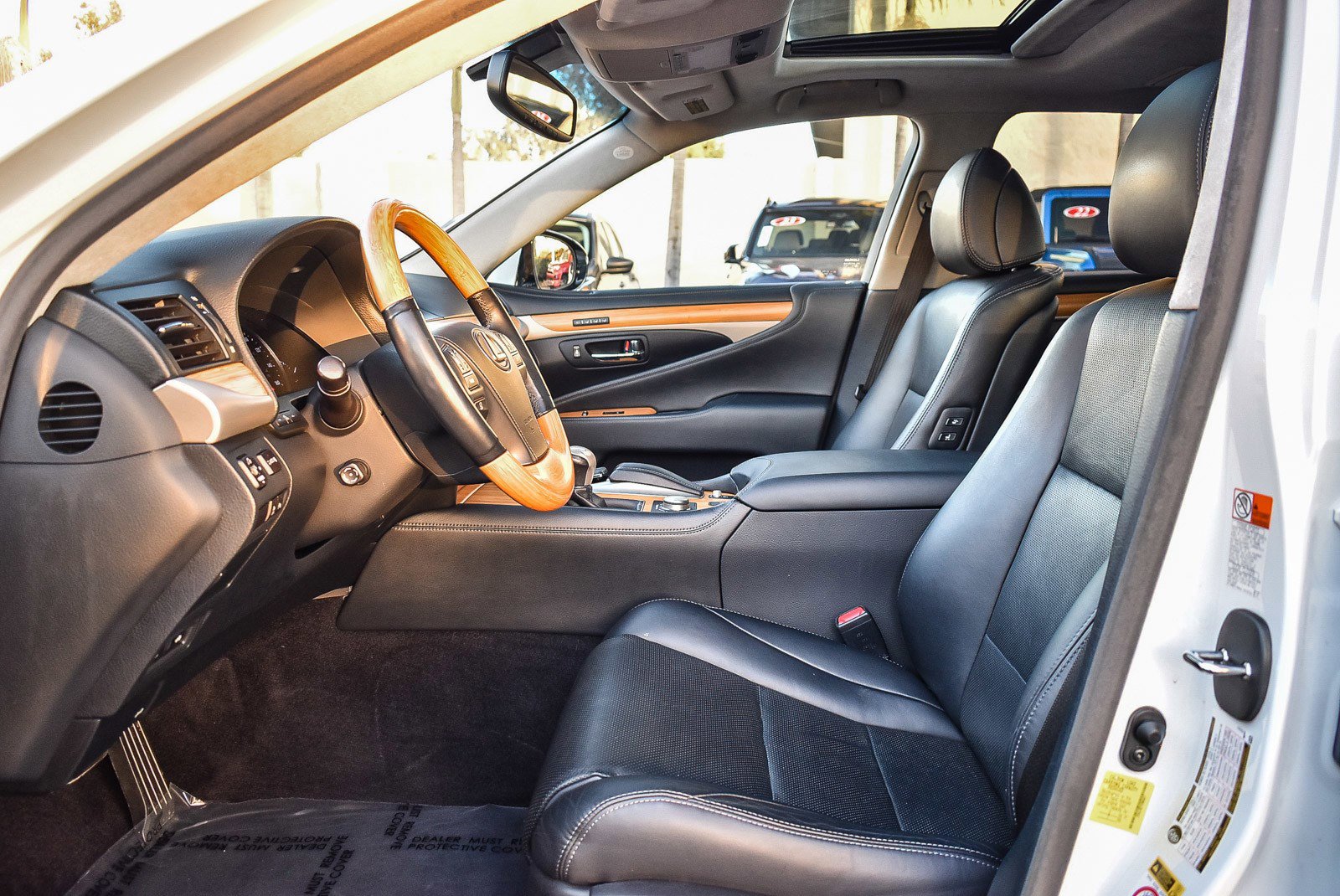 Used 2015 Lexus LS 460 L image 17