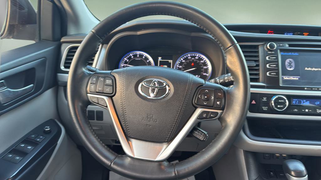 Used 2019 Toyota Highlander XLE image 14