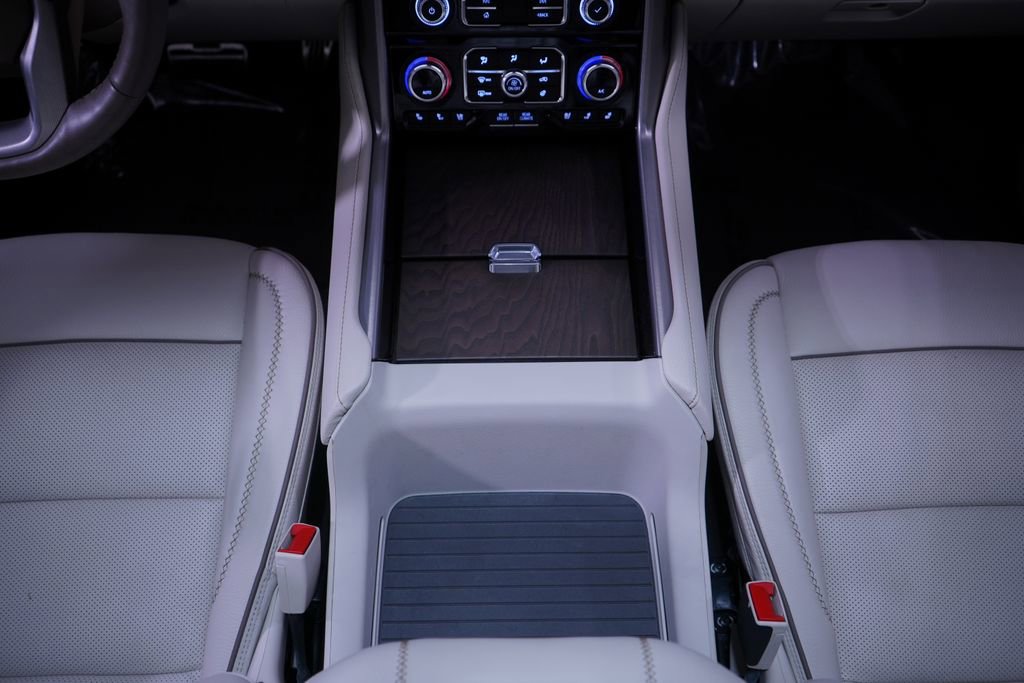 Used 2024 GMC Yukon Denali w/ Advanced Technology Package image 14