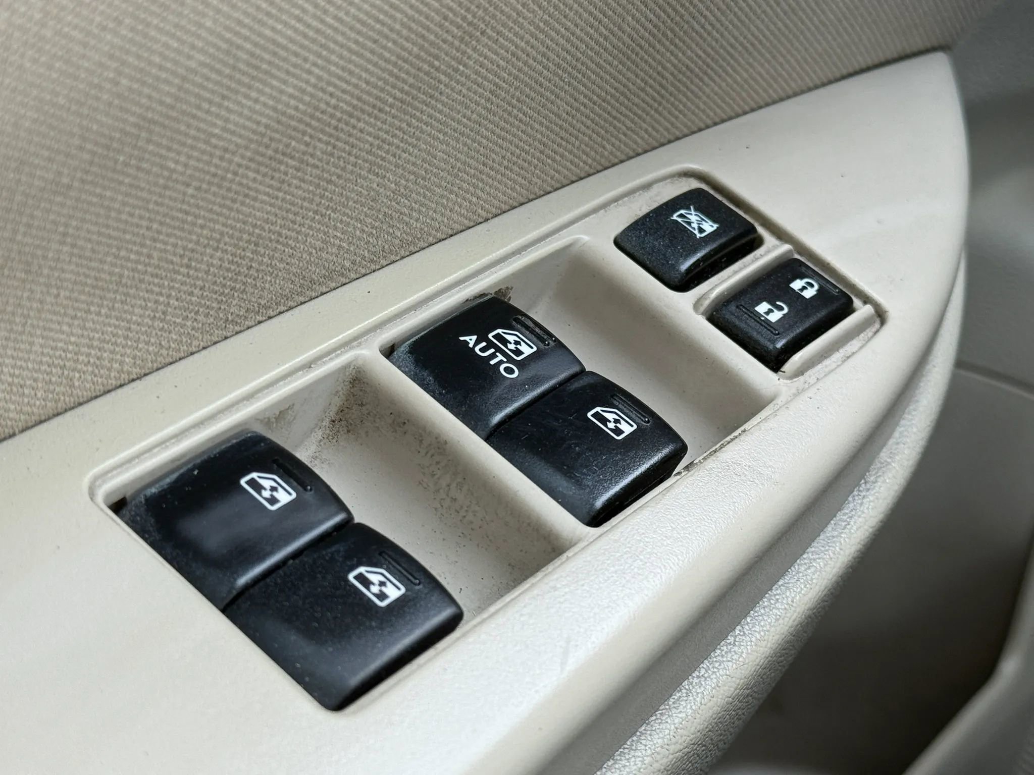 Used 2013 Subaru Outback 2.5i Premium AWD/4WD image 24