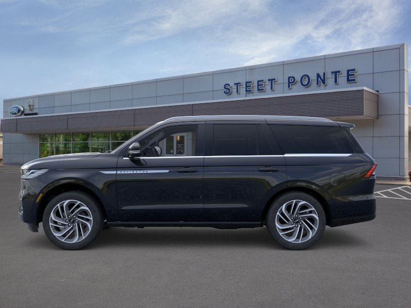 New 2026 Lincoln Navigator Reserve AWD/4WD image 3