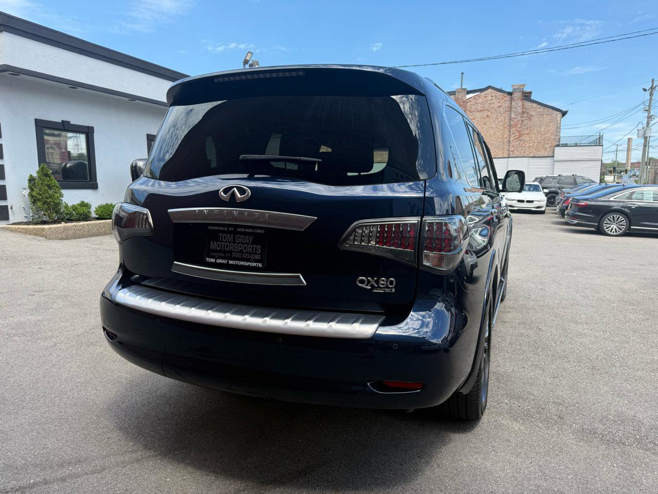 Used 2017 INFINITI QX80 Limited AWD/4WD image 3
