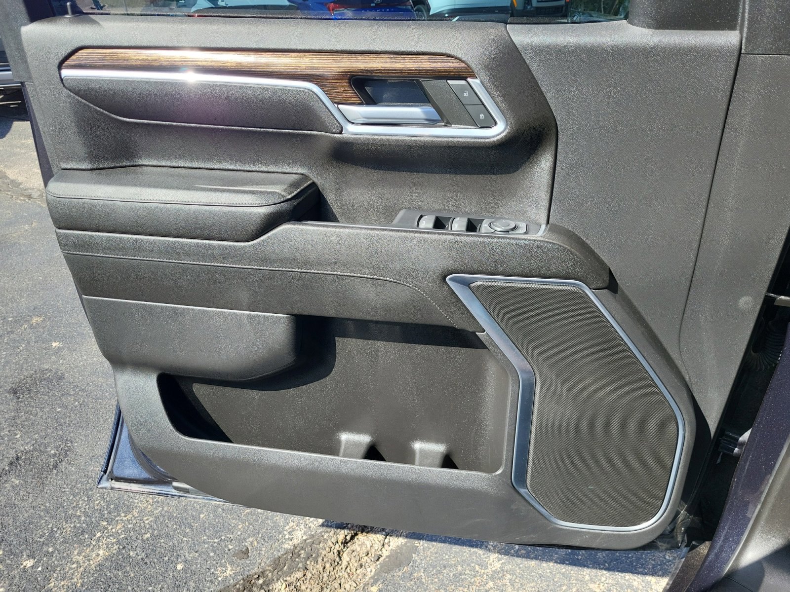 Used 2023 GMC Sierra 1500 SLE image 14