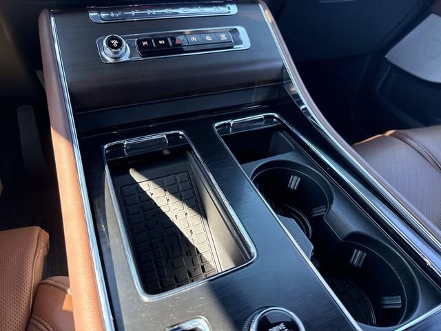 Used 2025 Lincoln Aviator Reserve w/ Equipment Group 201A image 31