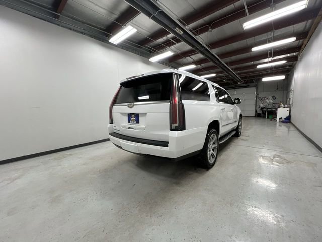 Used 2018 Cadillac Escalade ESV Premium Luxury image 8