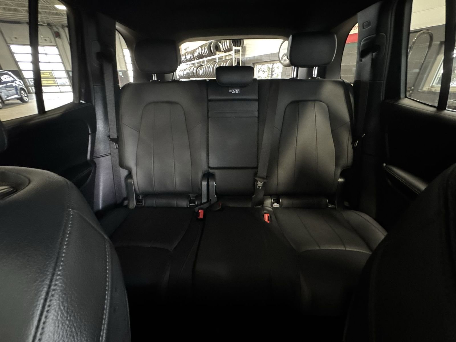 Used 2025 Mercedes-Benz GLB 250 image 5