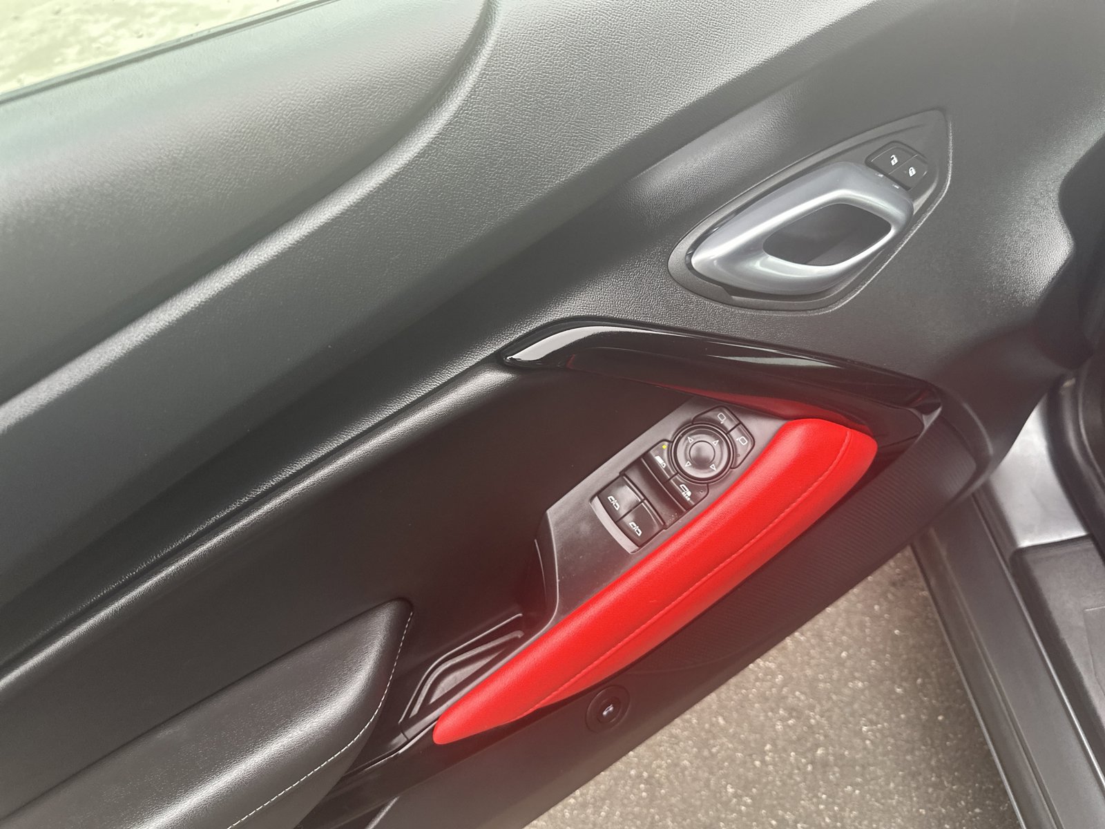 Used 2022 Chevrolet Camaro LT w/ Redline Edition RWD image 13
