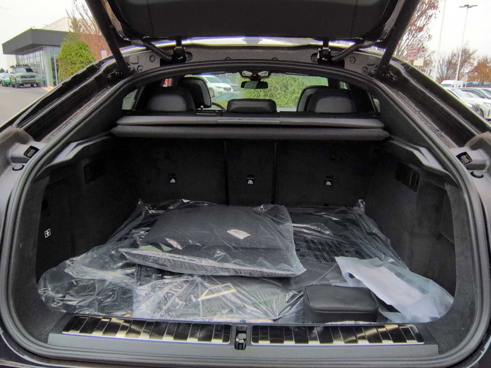 New 2026 BMW X6 M60i image 37