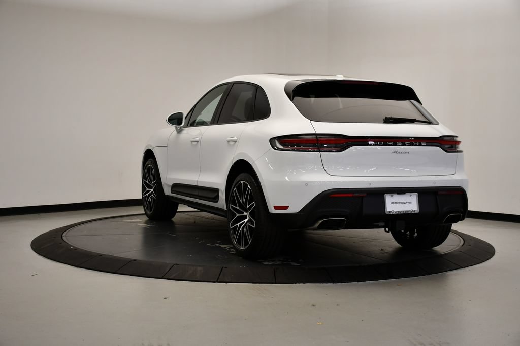 Certified 2026 Porsche Macan AWD/4WD image 3
