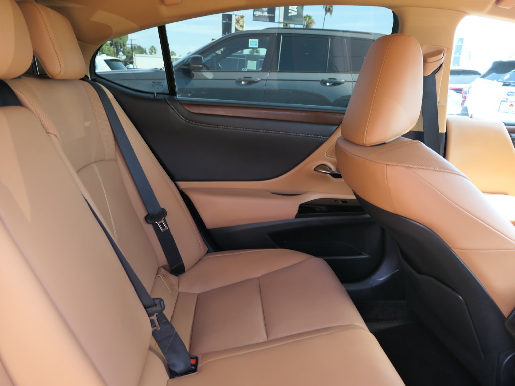Used 2024 Lexus ES 350 w/ Premium Package FWD image 22