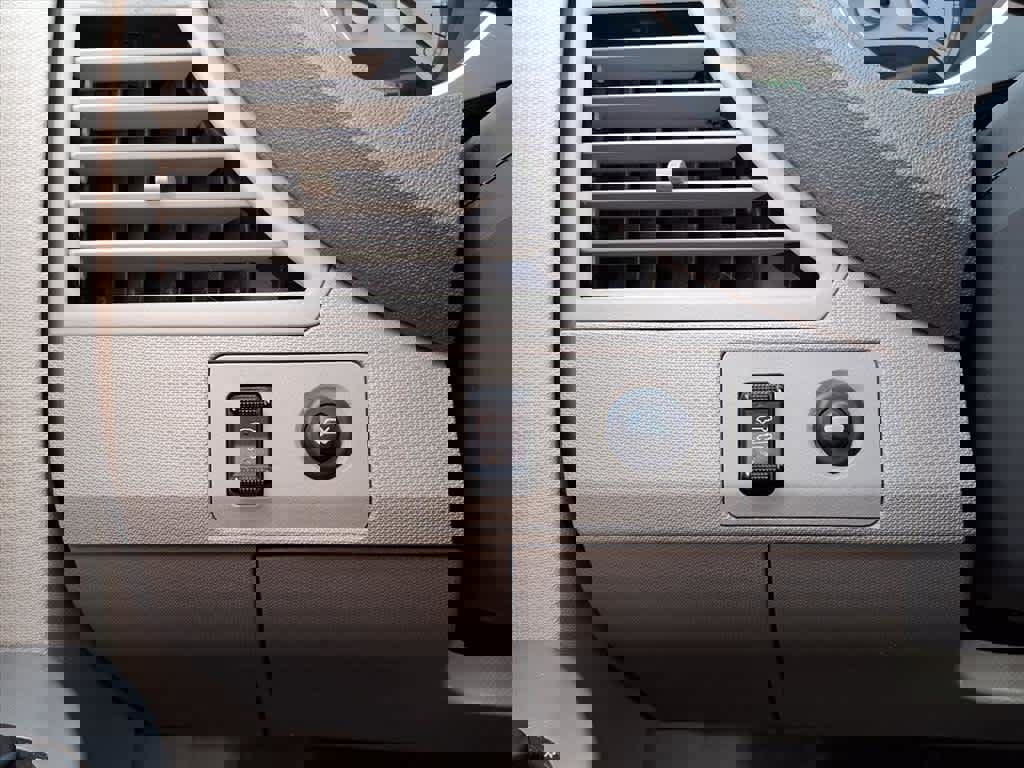 Used 2008 Chrysler Sebring Touring w/ Special Touring Group image 21