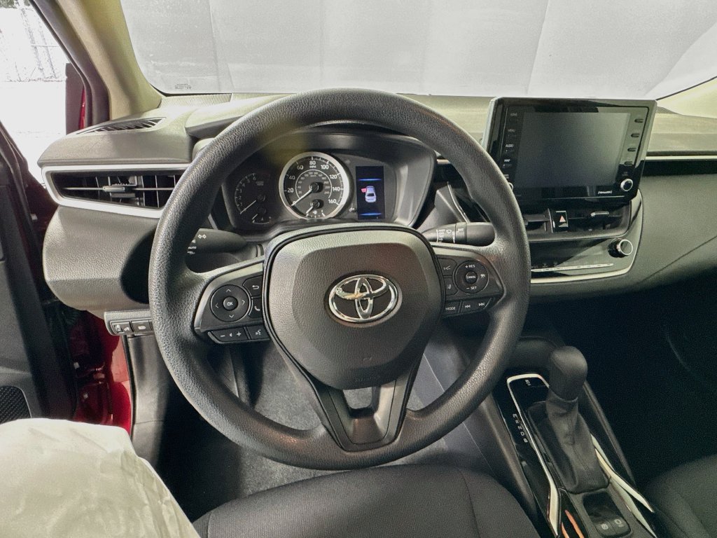 Used 2022 Toyota Corolla LE FWD image 11