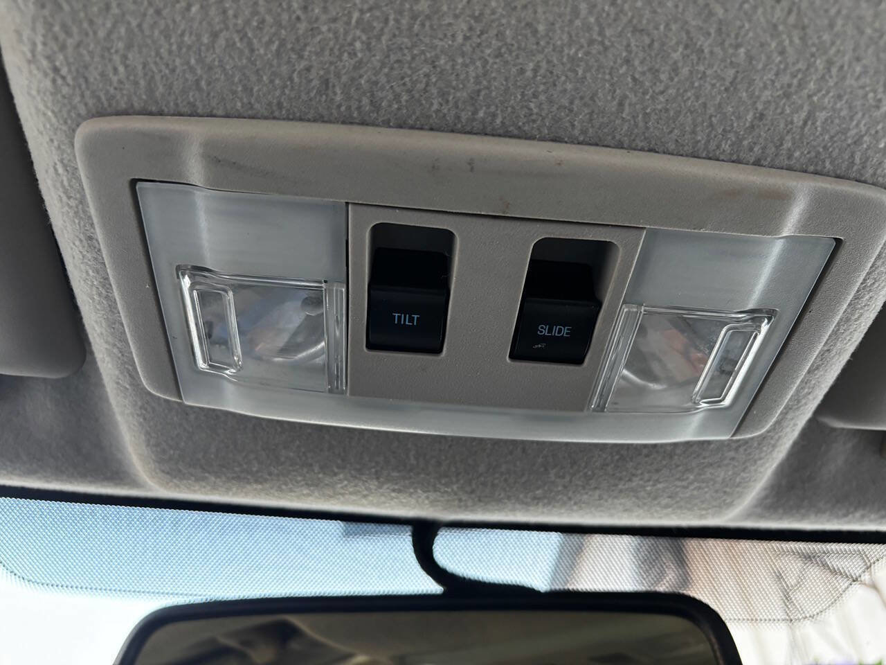 Used 2010 Ford Focus SE image 32