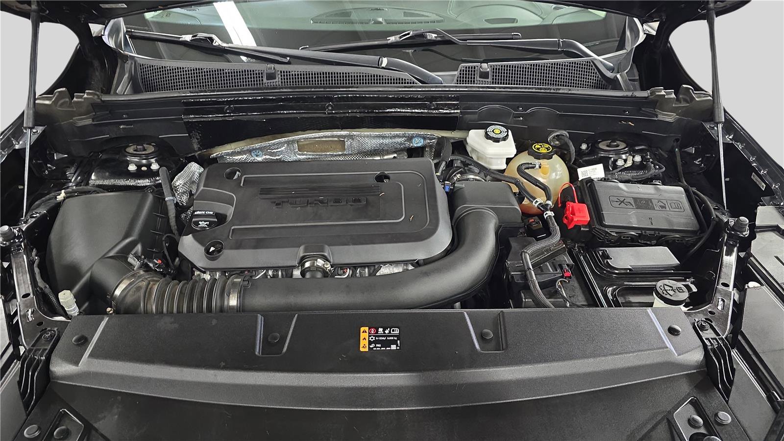 Used 2022 Buick Envision Essence w/ Safety Package image 26