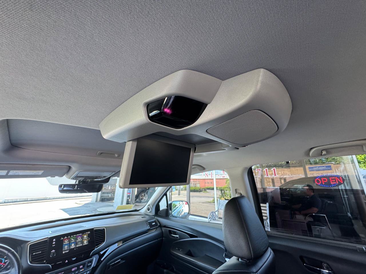 Used 2019 Honda Pilot Touring image 12