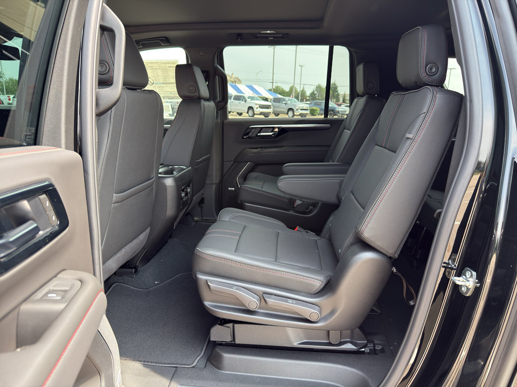 New 2026 Chevrolet Suburban RST w/ Comfort Package AWD/4WD image 39