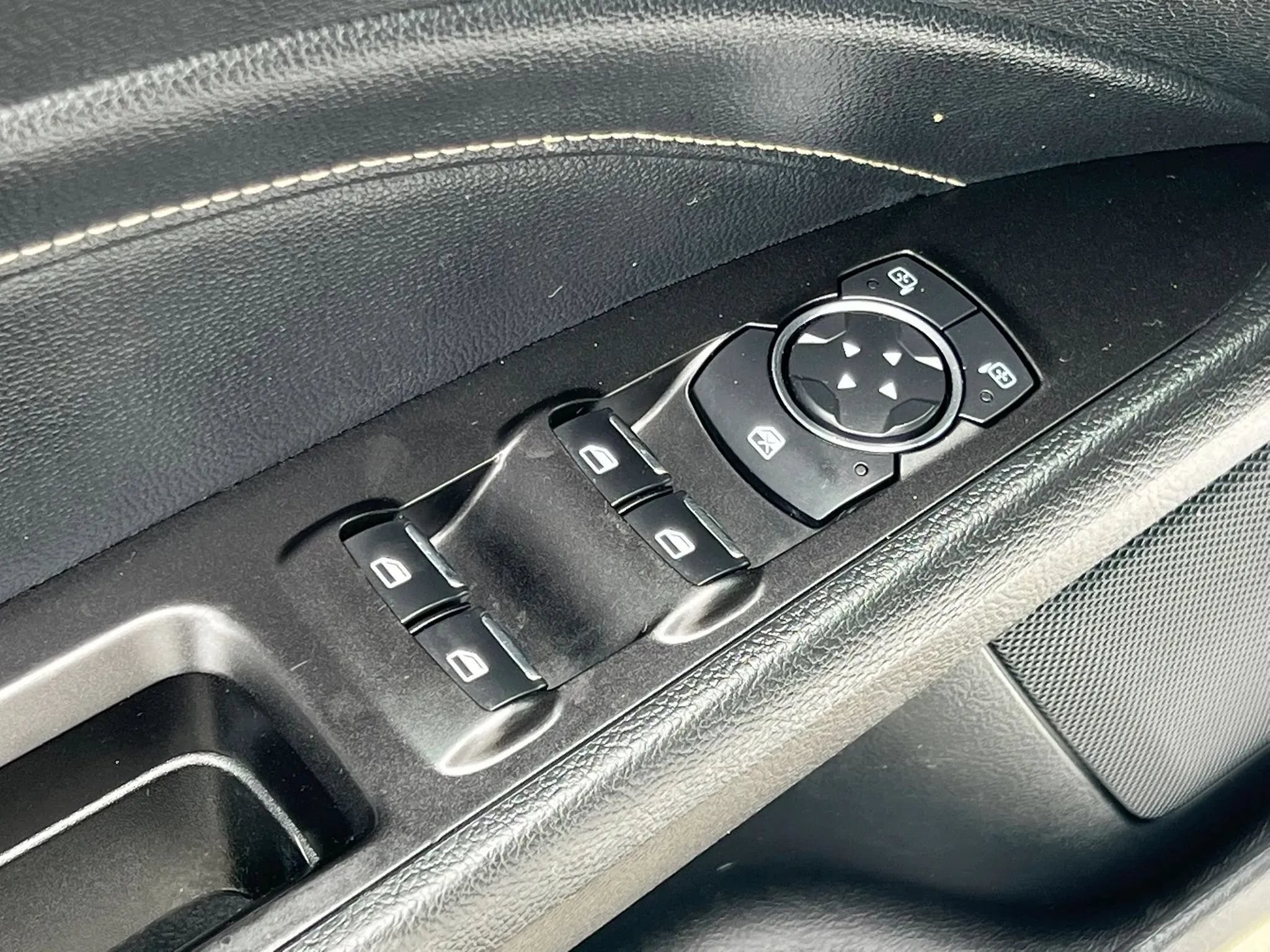 Used 2017 Ford Fusion Titanium AWD/4WD image 31