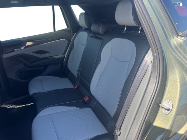New 2026 Volkswagen Tiguan SE R-Line FWD image 11