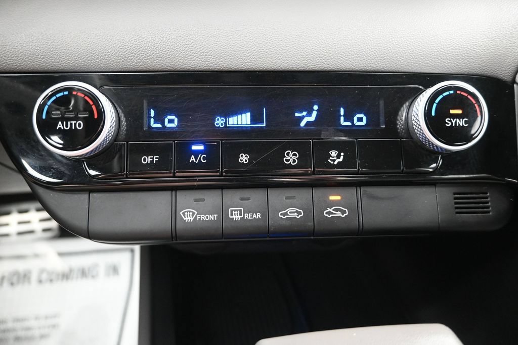 Used 2025 Hyundai Elantra Sport FWD image 18