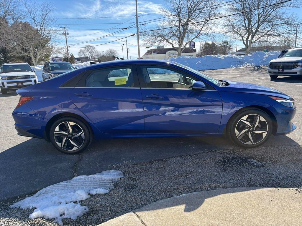 Used 2023 Hyundai Elantra Limited image 4