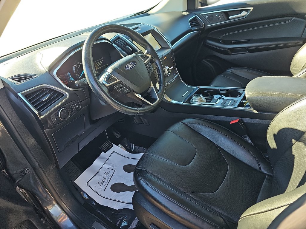 Used 2020 Ford Edge Titanium w/ Equipment Group 301A AWD/4WD image 16