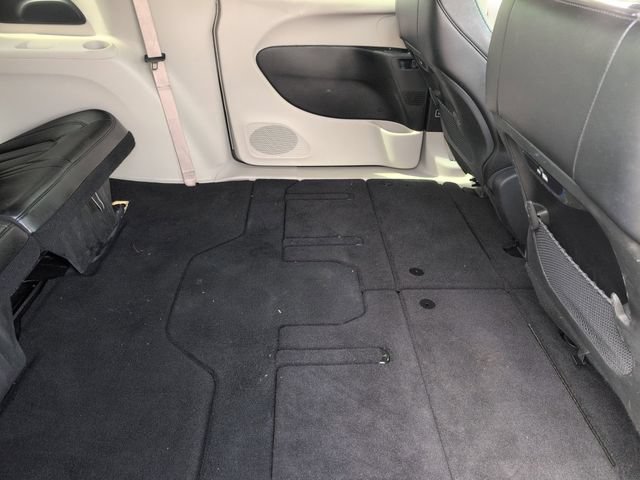 Used 2023 Chrysler Pacifica Touring-L FWD image 20