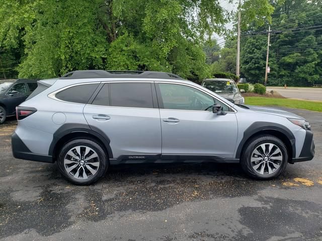 Used 2024 Subaru Outback Limited image 2