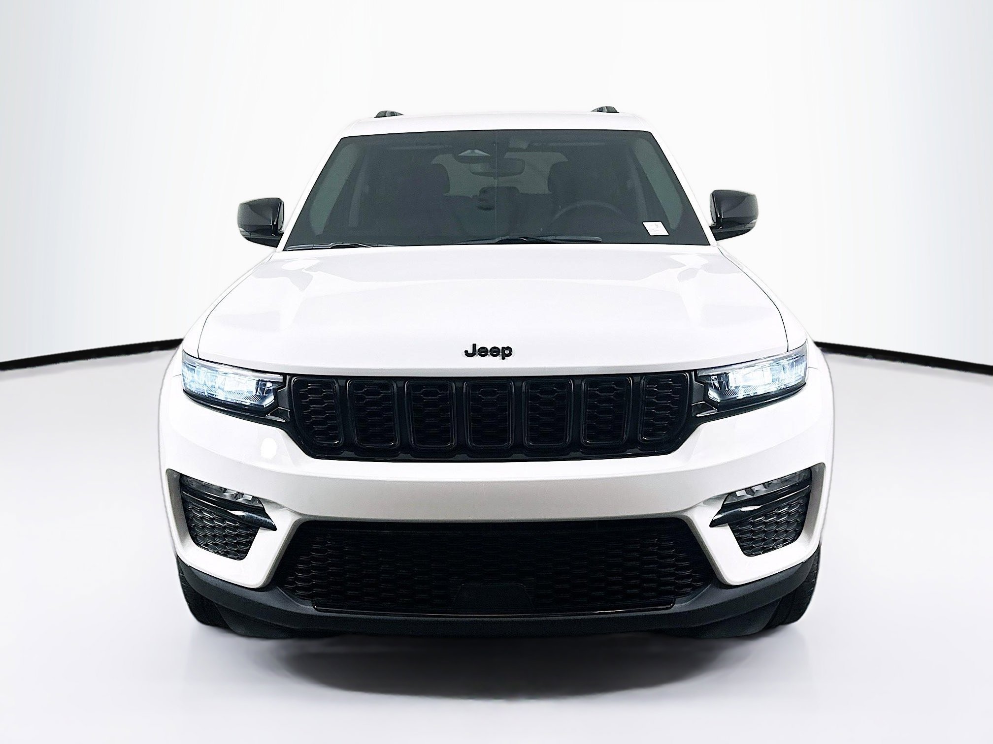 Used 2023 Jeep Grand Cherokee Limited w/ Black Appearance Package RWD image 2