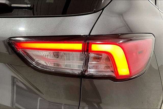 Used 2021 Ford Escape Titanium image 24