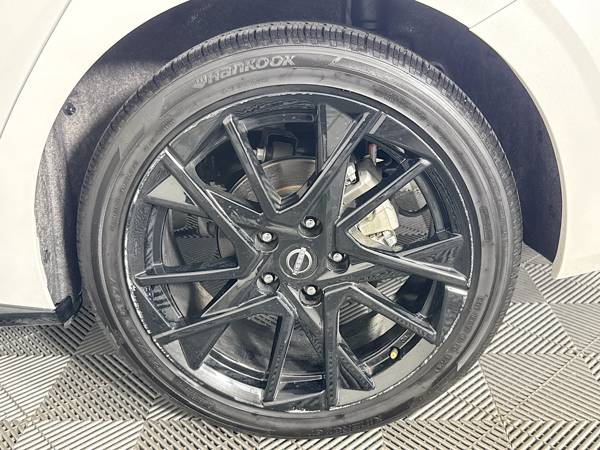 Used 2025 Nissan Sentra SR w/ Midnight Edition FWD image 41