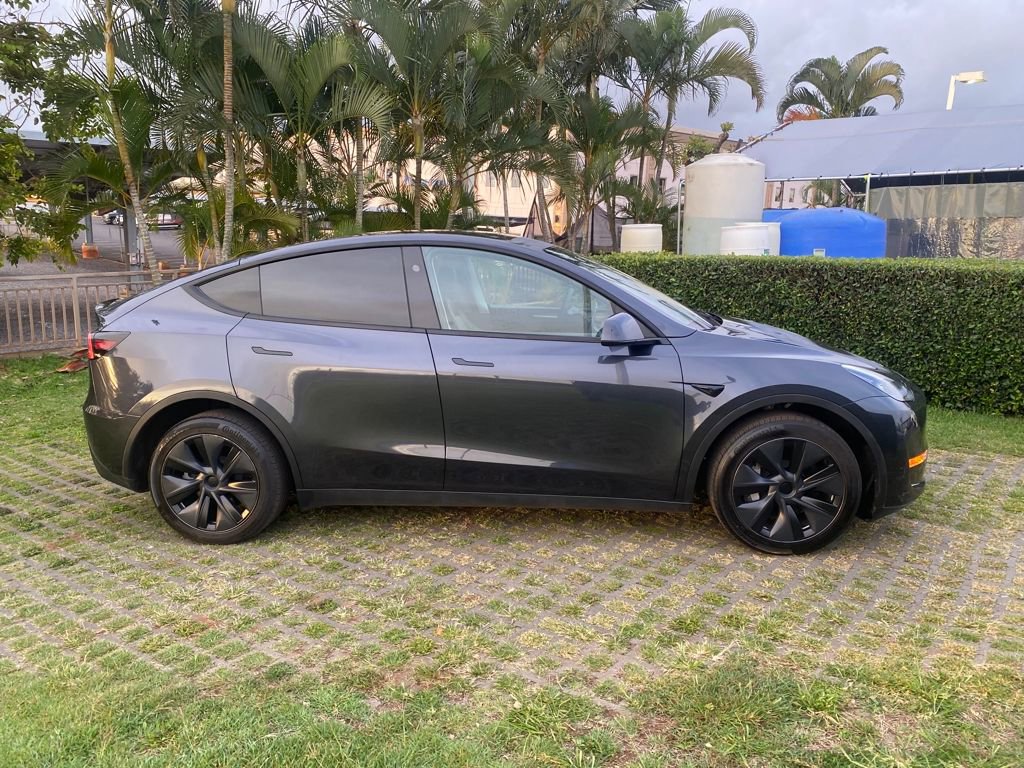 Used 2025 Tesla Model Y Long Range image 26