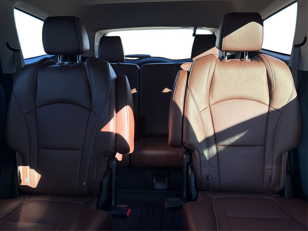 Used 2021 Buick Enclave Avenir w/ Avenir Technology Package image 16