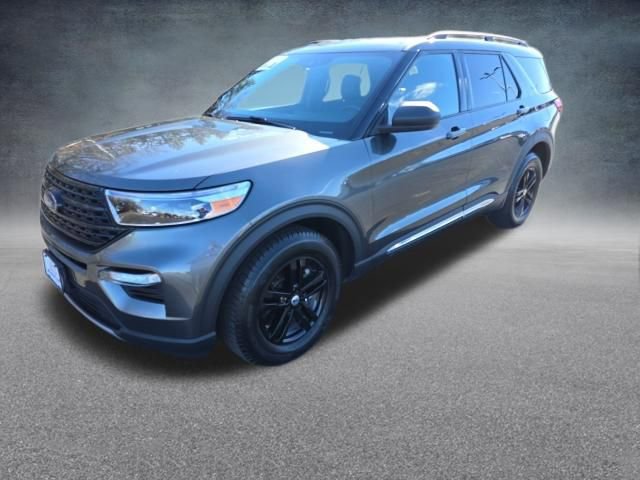 Used 2020 Ford Explorer XLT w/ Equipment Group 202A image 3