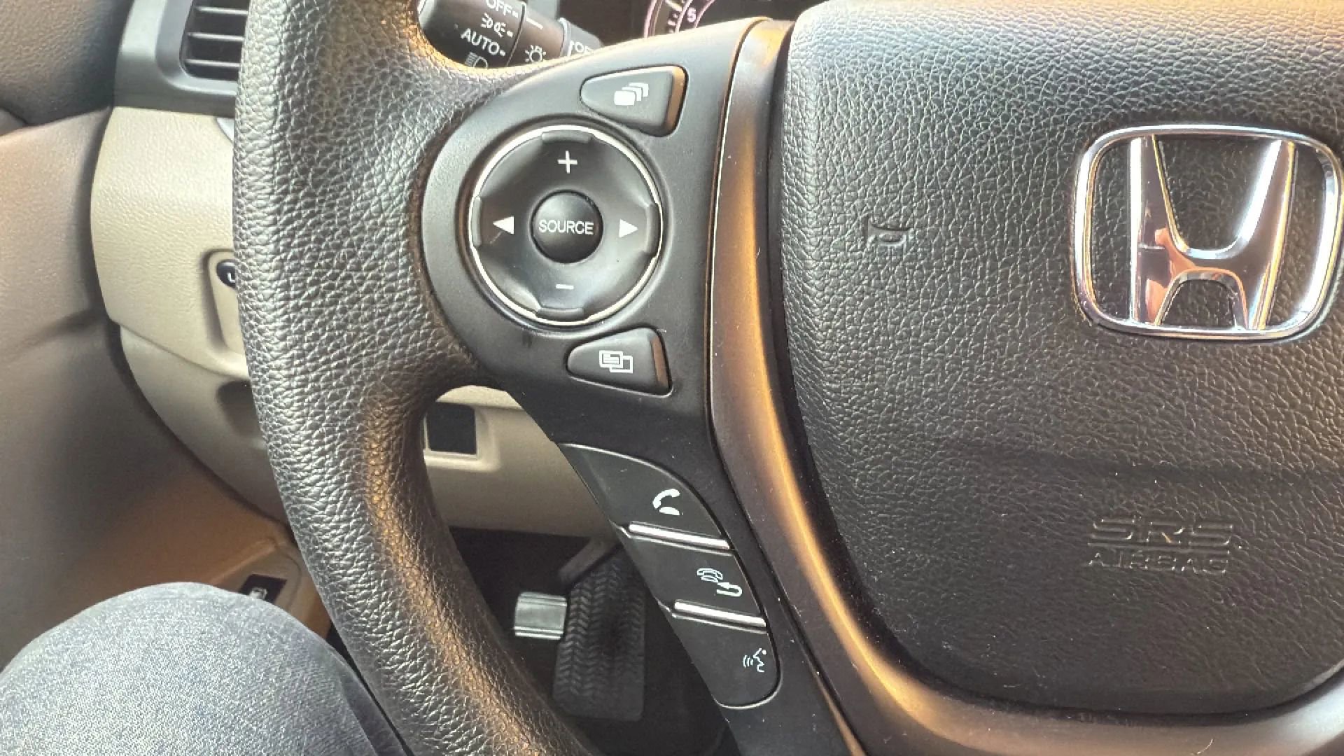 Used 2017 Honda Pilot EX image 12